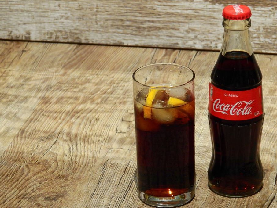 Soñar con beber cola : 11 significado y simbolismo