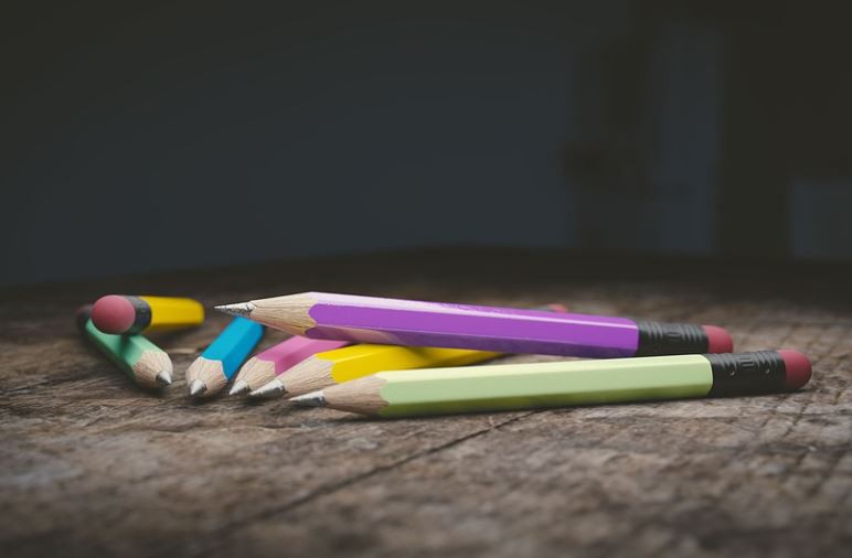 Soñar con lápices : 10 significado y simbolismo