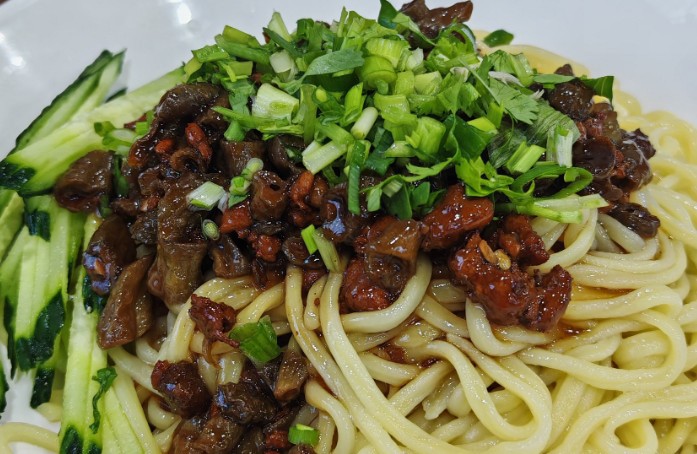 Soñar con Jajangmyeon : 8 significado y simbolismo