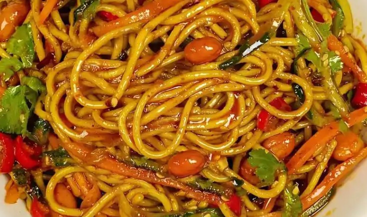 Soñar con fideos mixtos : 16 significado y simbolismo