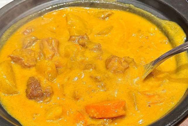 Soñar con curry : 24 significado y simbolismo