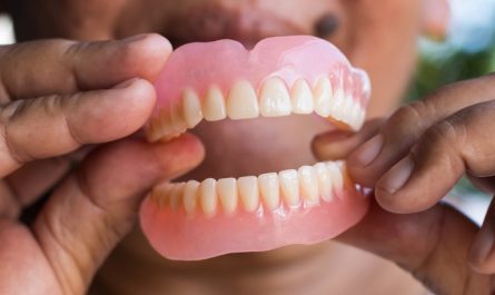 Soñar con dentadura postiza : 16 significado y simbolismo