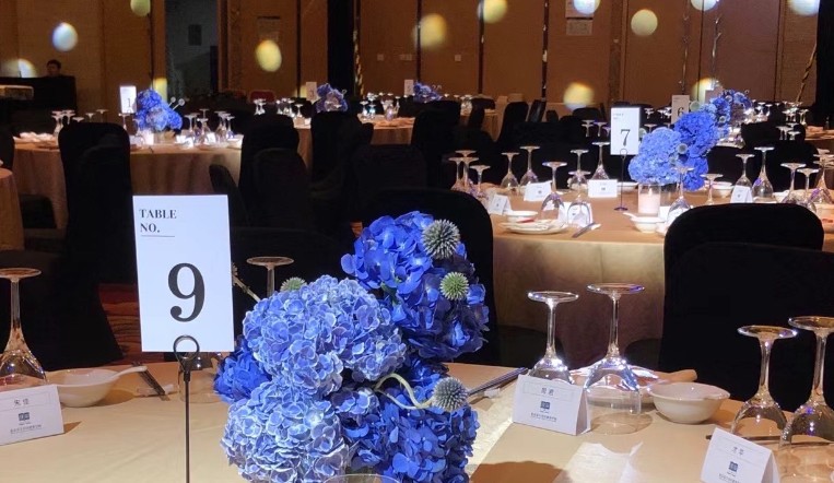 Soñar con organizar una cena : 24 significado y simbolismo