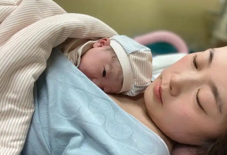 Soñar con dar a luz : 30 significado y simbolismo