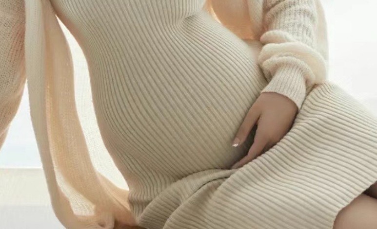 Soñar con el embarazo de tu hija: 20 significados y simbolismos