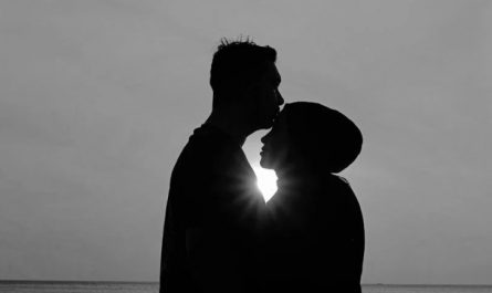 Soñar con besar a tu ex: 20 significados y simbolismos