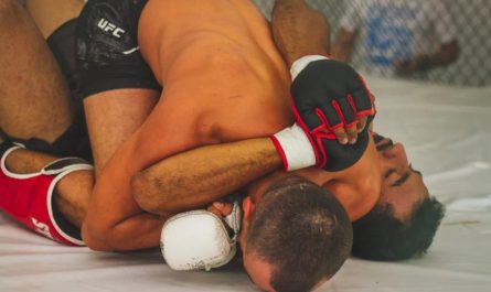 Soñar con golpear a un amigo: 20 significados y simbolismos