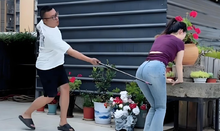 Soñar con golpear a una mujer: 13 significados y simbolismos