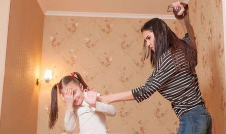 Soñar que tu madre te pega: 8 significados y simbolismos