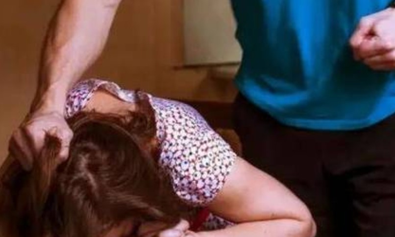 Soñar con ser golpeado por familiares: 18 significados y símbolos