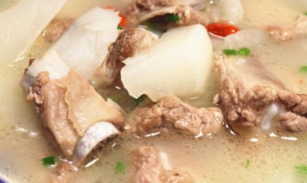 14 Significados de Soñar con Sopa de Costillas de Cerdo