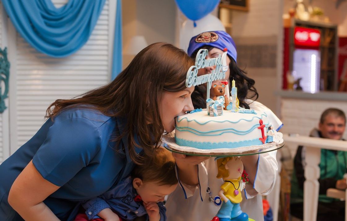 13 Significados de Soñar con Comer Pastel