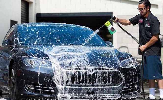 16 Significados de Soñar con Lavar un Auto