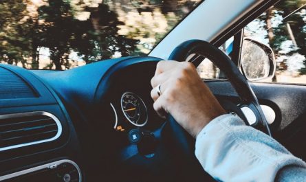22 Significados de Soñar con Conducir Sin Licencia