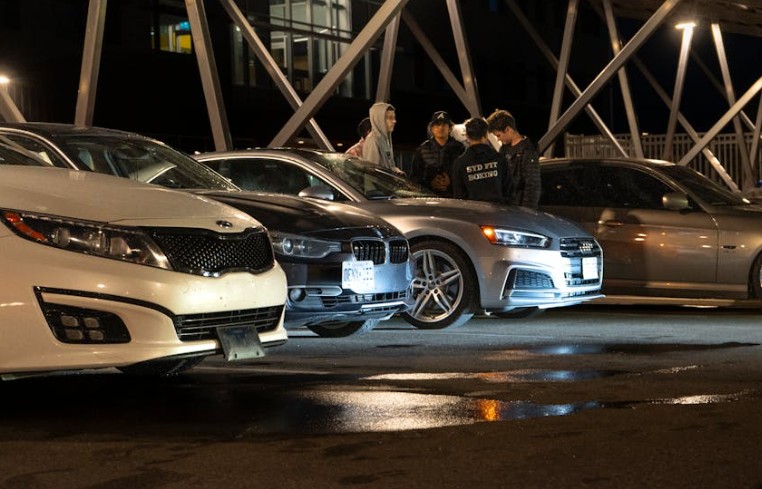 16 Significados de Soñar con un Coche Marchando en Marcha