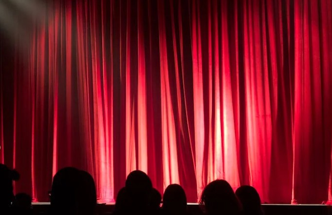 19 Significados de Soñar con Cortinas