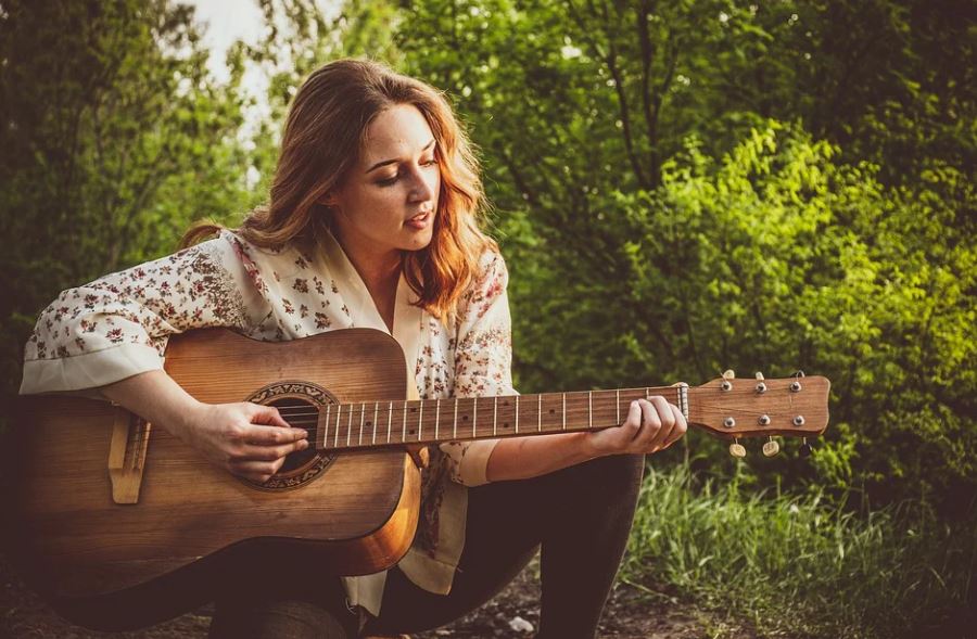 10 Significados de Soñar con una Guitarra