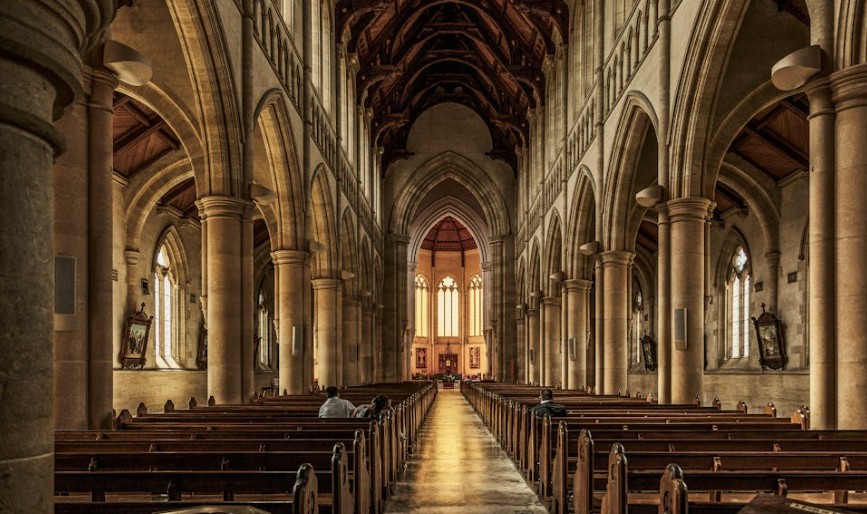 20 Significados de Soñar con una Iglesia