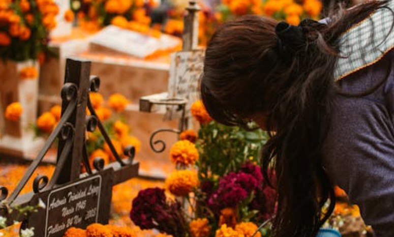 ¿Qué significa soñar con el funeral de un amigo?