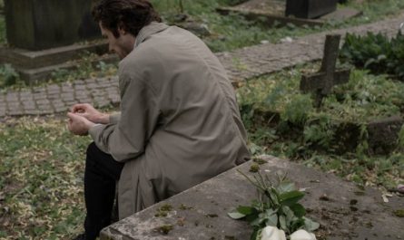 ¿Qué significa soñar que te enteras de la muerte de un amigo?