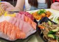 ¿Qué significa soñar con comer sashimi de salmón?